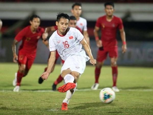 Đỗ Hùng Dũng tiếc nuối vì sút hỏng quả penalty ở trận Indonesia
